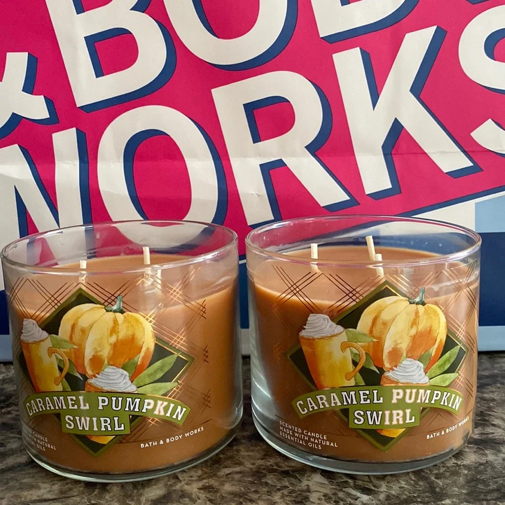 Bath & Body Works 3-Wick candles - Picture 5 of 7